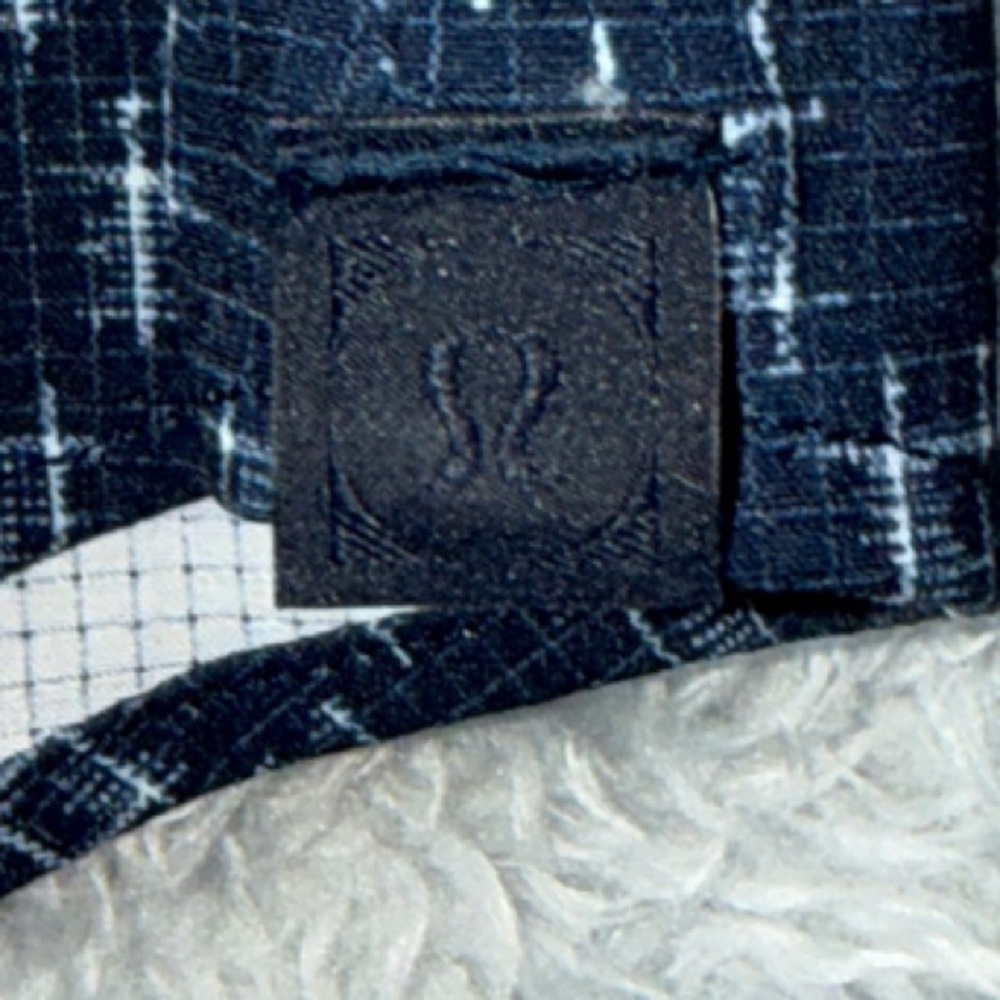 lululemon athletica Dark Blue Patterned Men's Shirt - Picture 2 of 8
